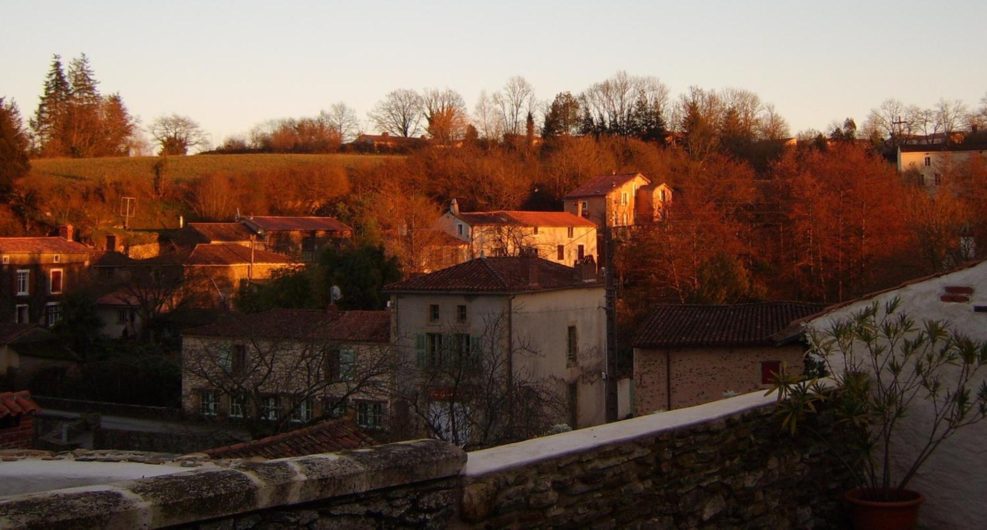 Chambres De La Porte Aux Moines Vouvant Exterior foto